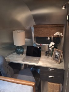 23' Airstream International CCD Desk Area